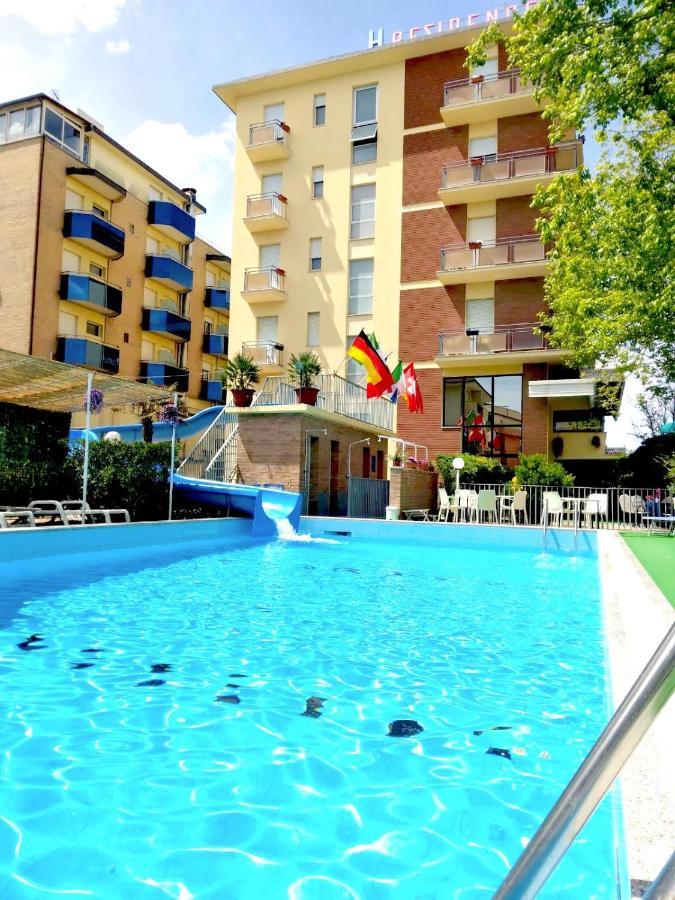 Club Hotel Residence Cesenatico Dış mekan fotoğraf
