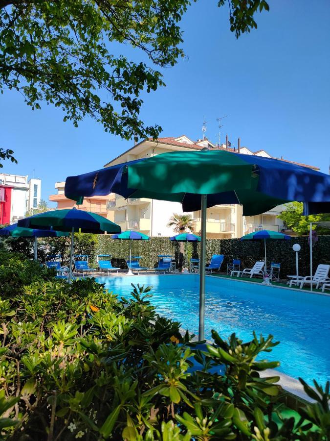 Club Hotel Residence Cesenatico Dış mekan fotoğraf
