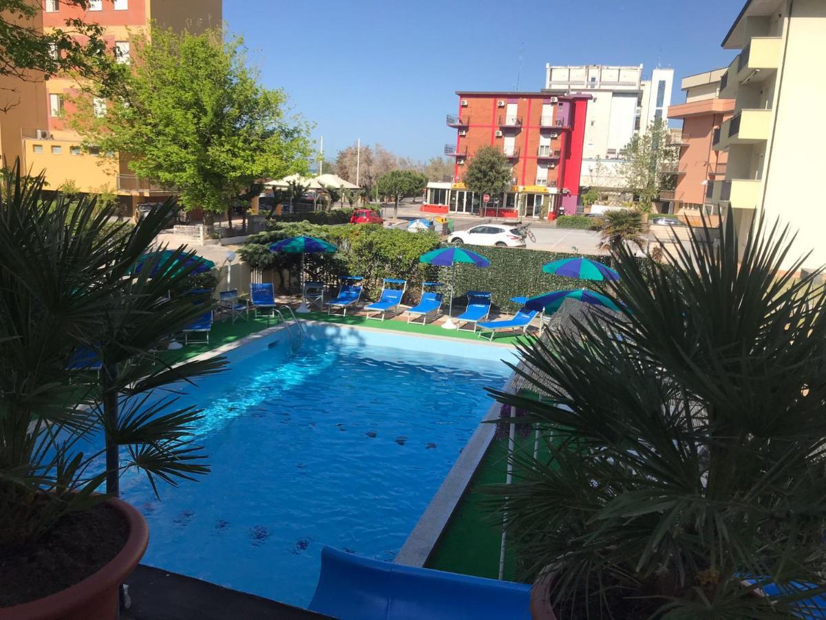 Club Hotel Residence Cesenatico Dış mekan fotoğraf
