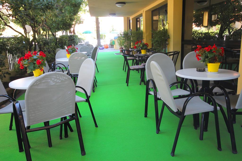 Club Hotel Residence Cesenatico Dış mekan fotoğraf