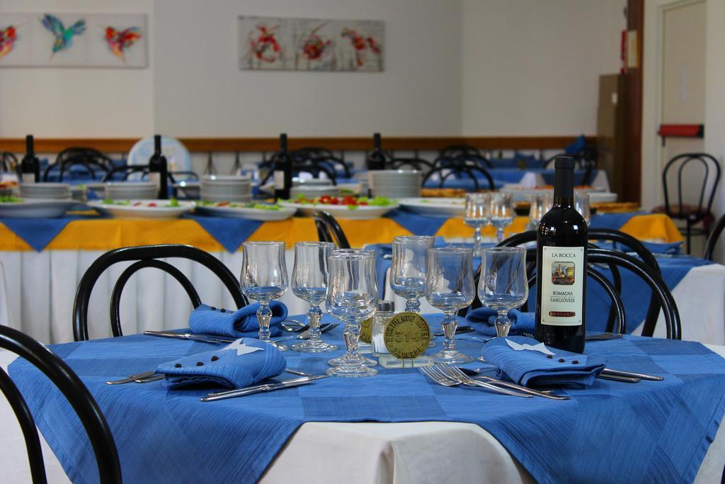 Club Hotel Residence Cesenatico Dış mekan fotoğraf
