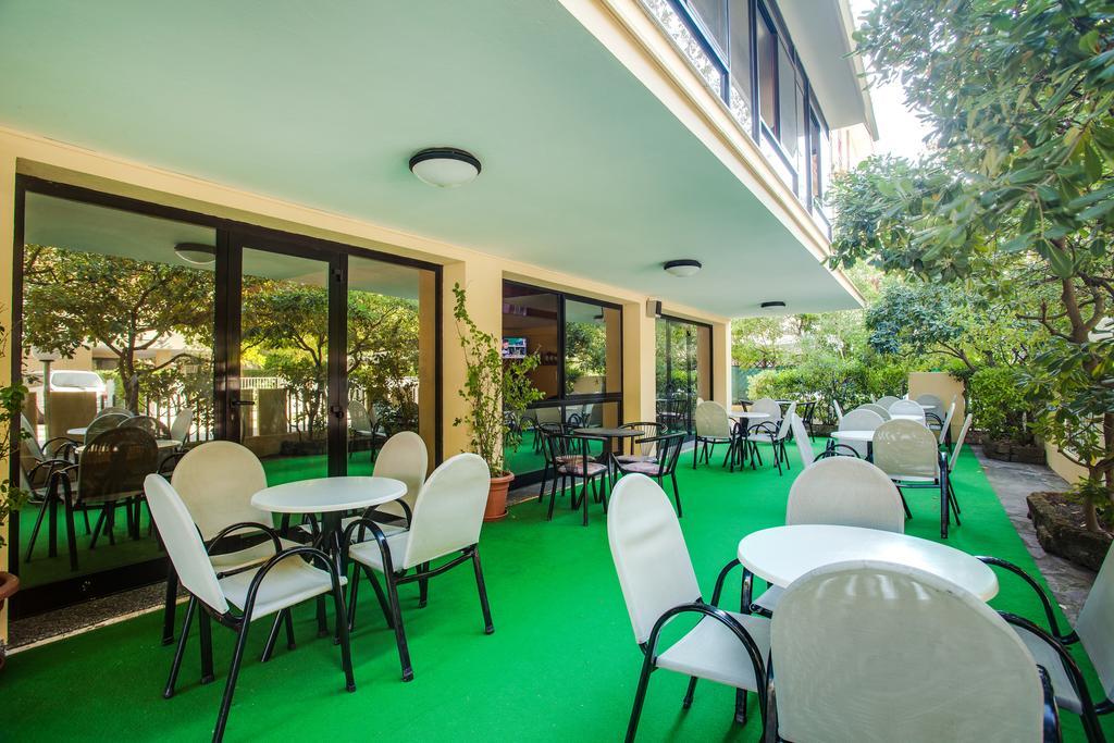 Club Hotel Residence Cesenatico Dış mekan fotoğraf